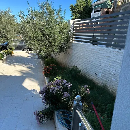 Villa Mimo' S House Vlore